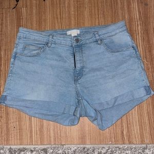 H&M light wash stretch denim jeans